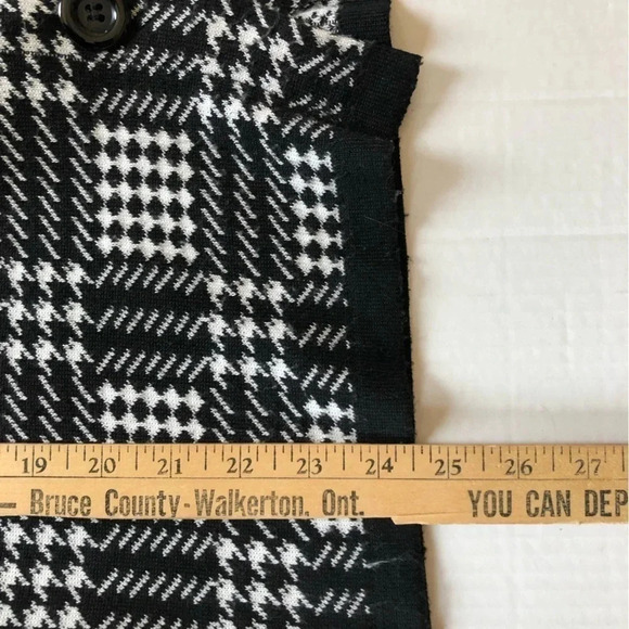 LAVENA 3/4 Length Sleeved Cardigan - Picture 7 of 11